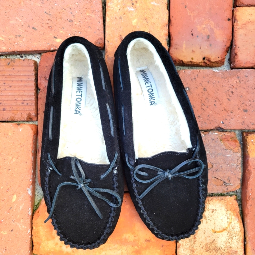 Minnetonka black suede slippers inside outside shoes Size 10